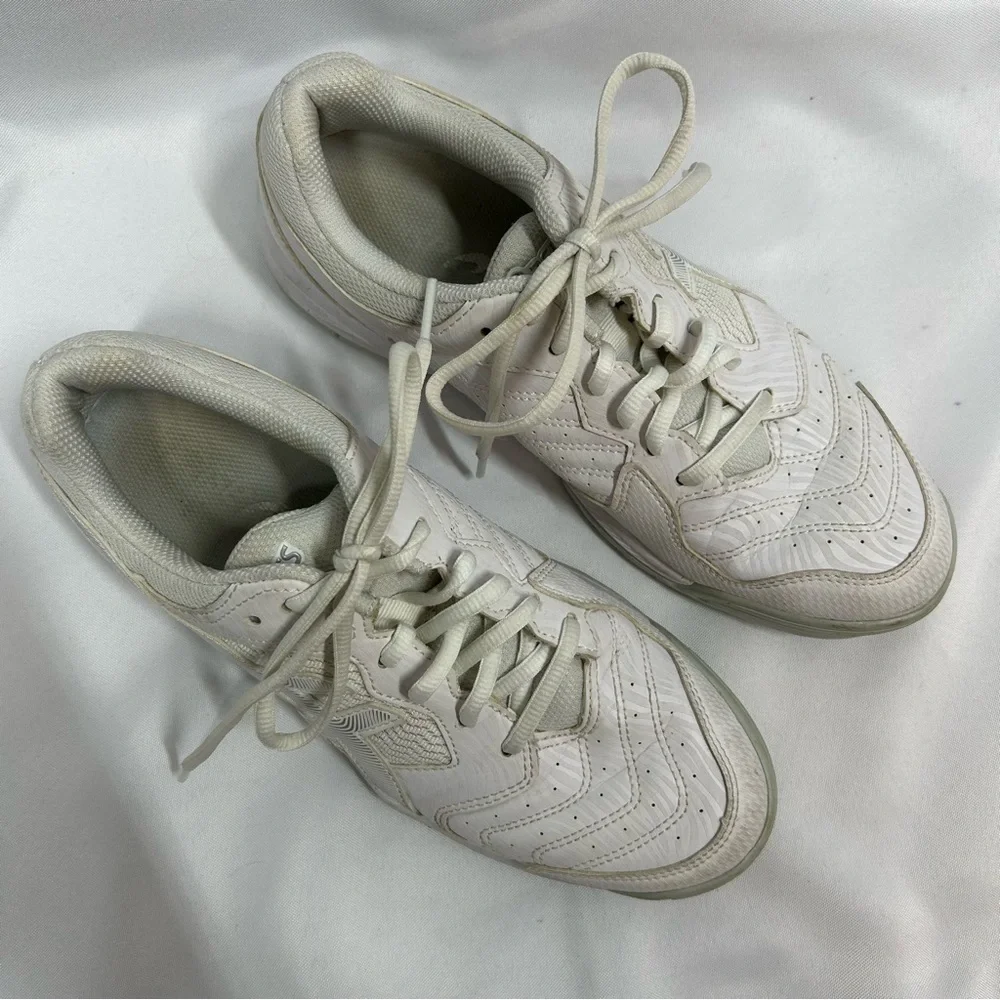 Asics | White Tennis Shoes Lace Up Women’s Size 8.5